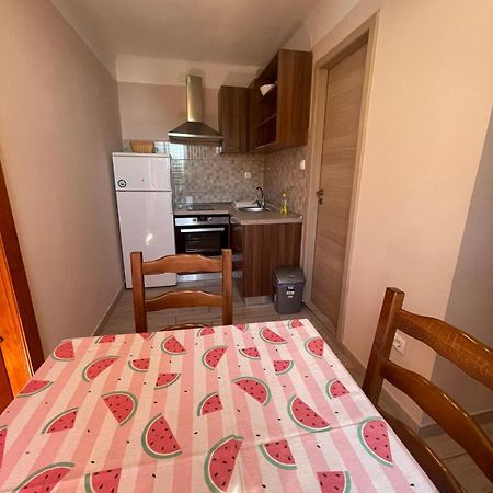 Crveni Apartman Đảo Đảo Cres Ngoại thất bức ảnh