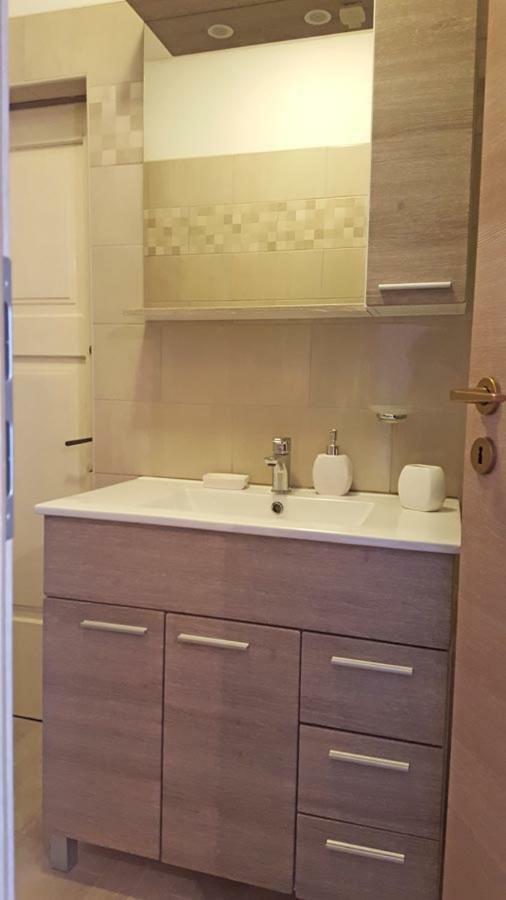 Crveni Apartman Đảo Đảo Cres Ngoại thất bức ảnh